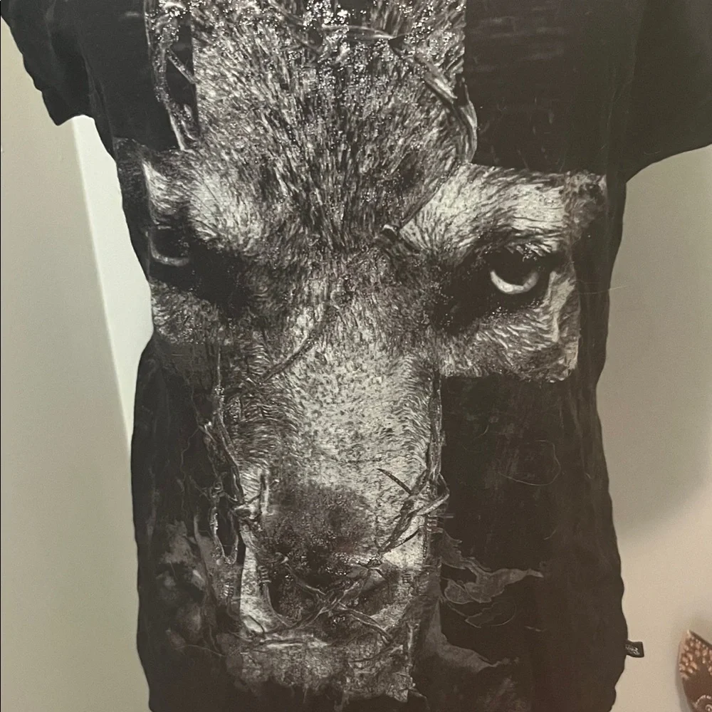 Rock & Republic Black Graphic Tee - Picture 2 of 7